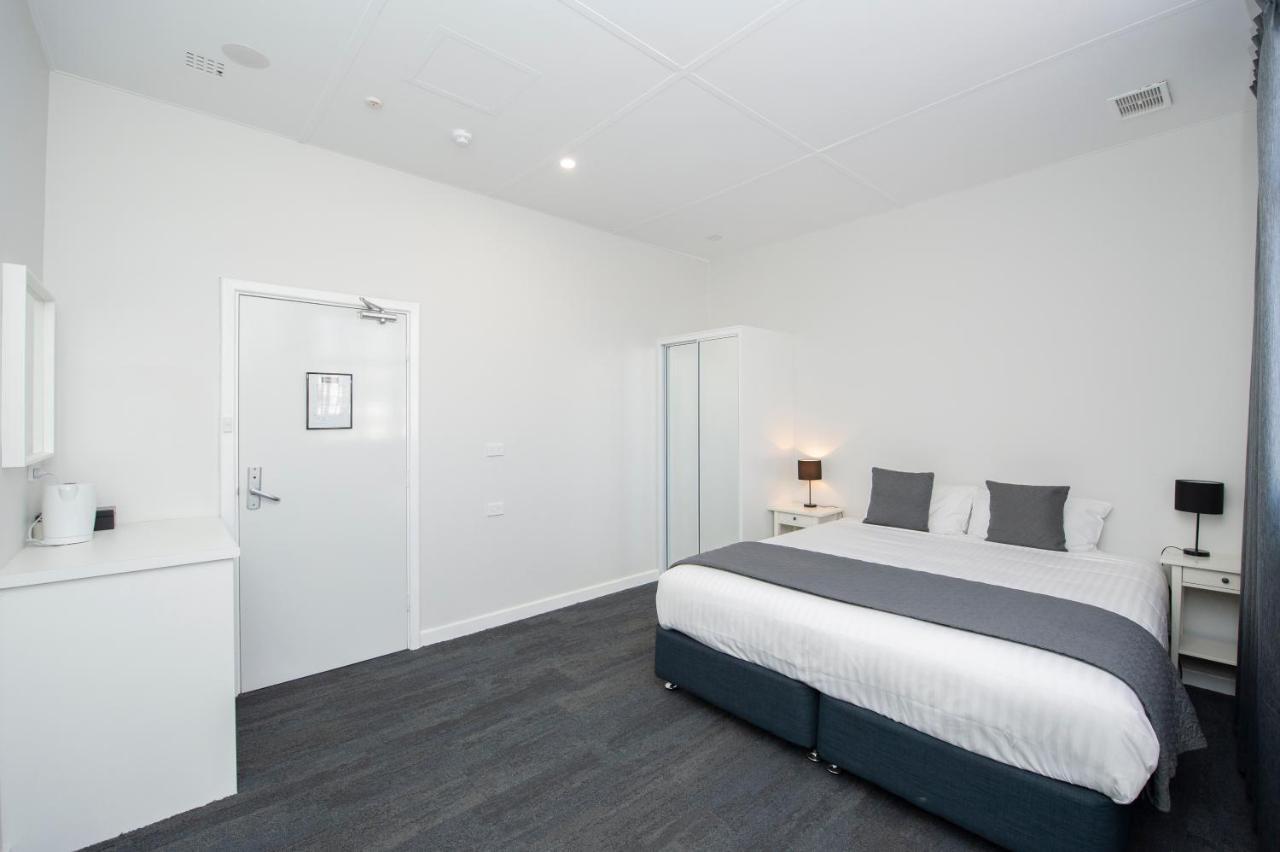 The Parade Hotel Bunbury Exterior photo